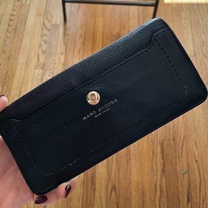 Black leather Marc Jacobs wallet *ships asap!*